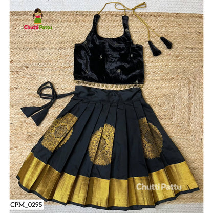 Elegant Black Kanchi Soft Silk Halter Neck Set | CPM_0295