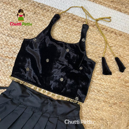 Elegant Black Kanchi Soft Silk Halter Neck Set | CPM_0295