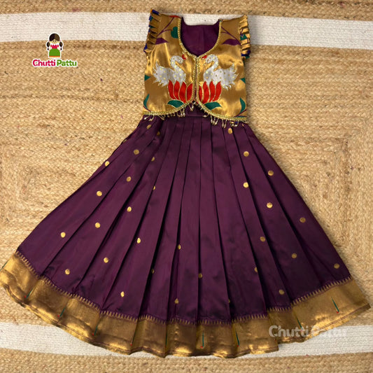 Malar – The Graceful Swan Ensemble Aari work| CPM_0424