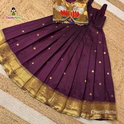 Malar – The Graceful Swan Ensemble Aari work| CPM_0424