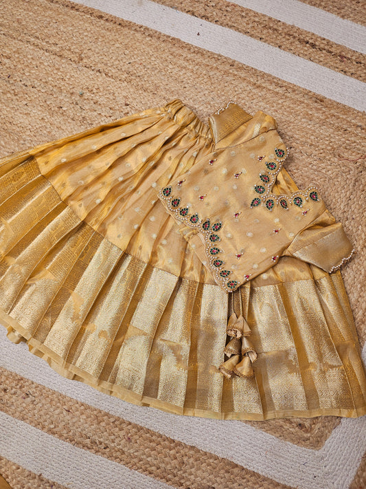 Diva Gold – Banarasi Tissue Silk Set with Aari Blouse & Dupatta | CPM_0425