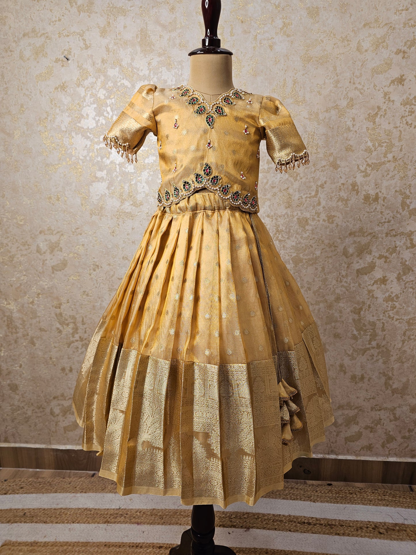 Diva Gold – Banarasi Tissue Silk Set with Aari Blouse & Dupatta | CPM_0425