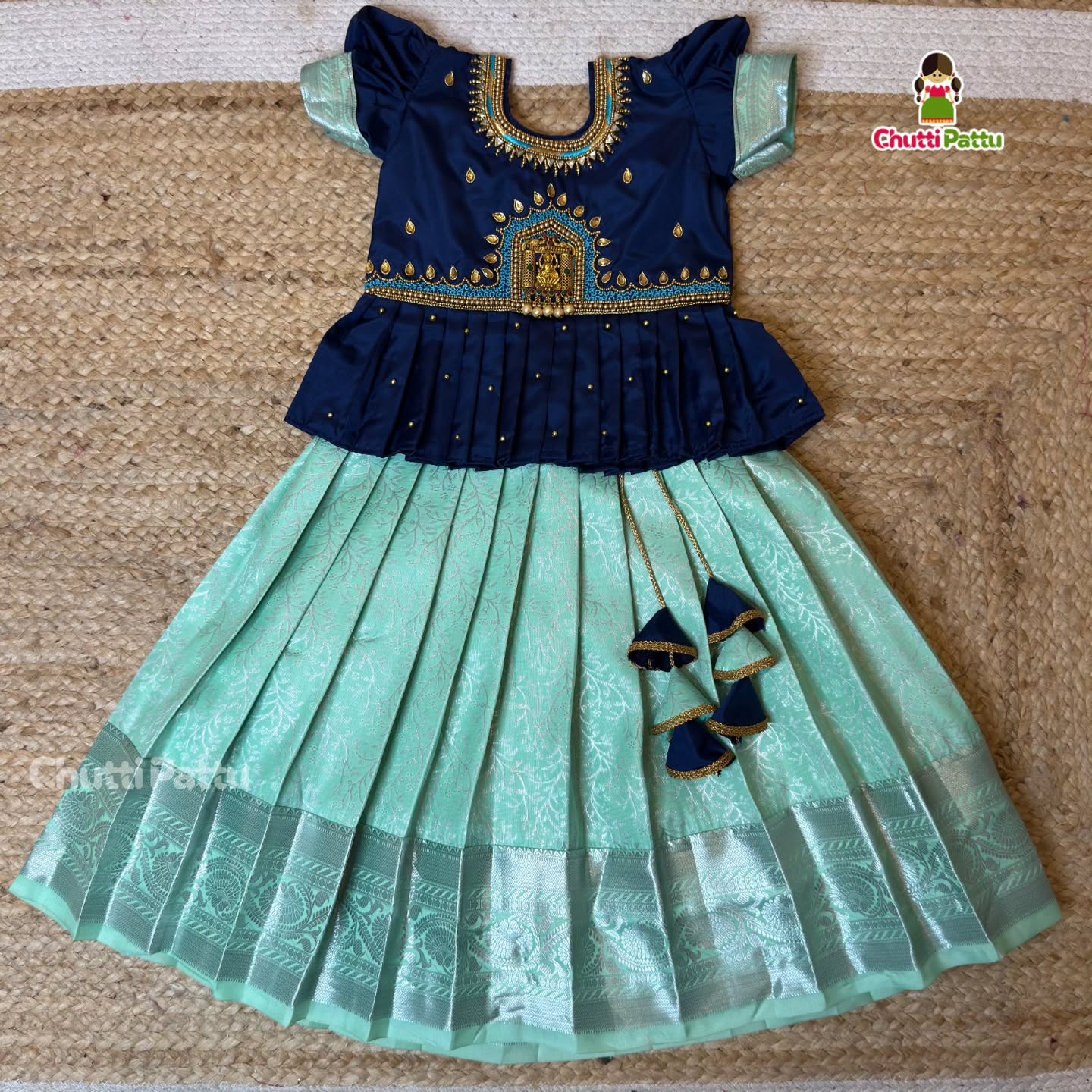 Navy & Aqua – Lakshmi Devi Pendant Aari Pattu Pavadai | CPM_0433