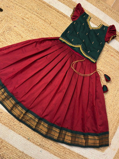 Red & Green Kalyani Cotton Aari Set | CPM_0465