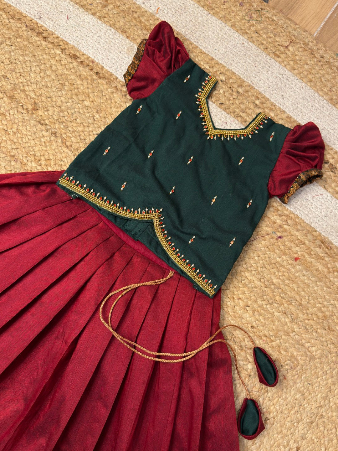 Red & Green Kalyani Cotton Aari Set | CPM_0465