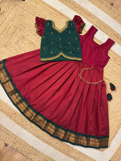 Red & Green Kalyani Cotton Aari Set | CPM_0465