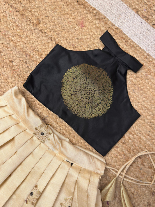 Black & Off-White High-Neck Top and Skirt Set | CPM_0466