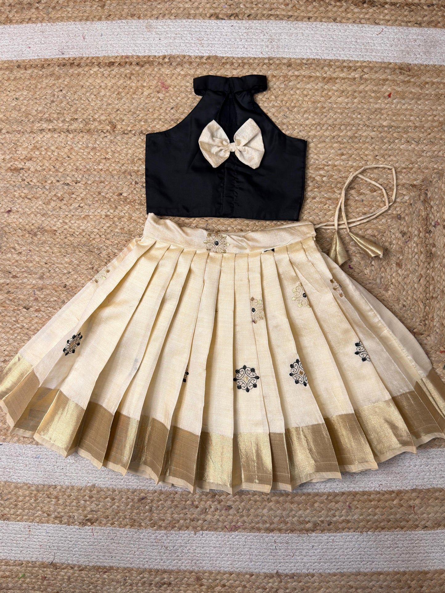 Black & Off-White High-Neck Top and Skirt Set | CPM_0466