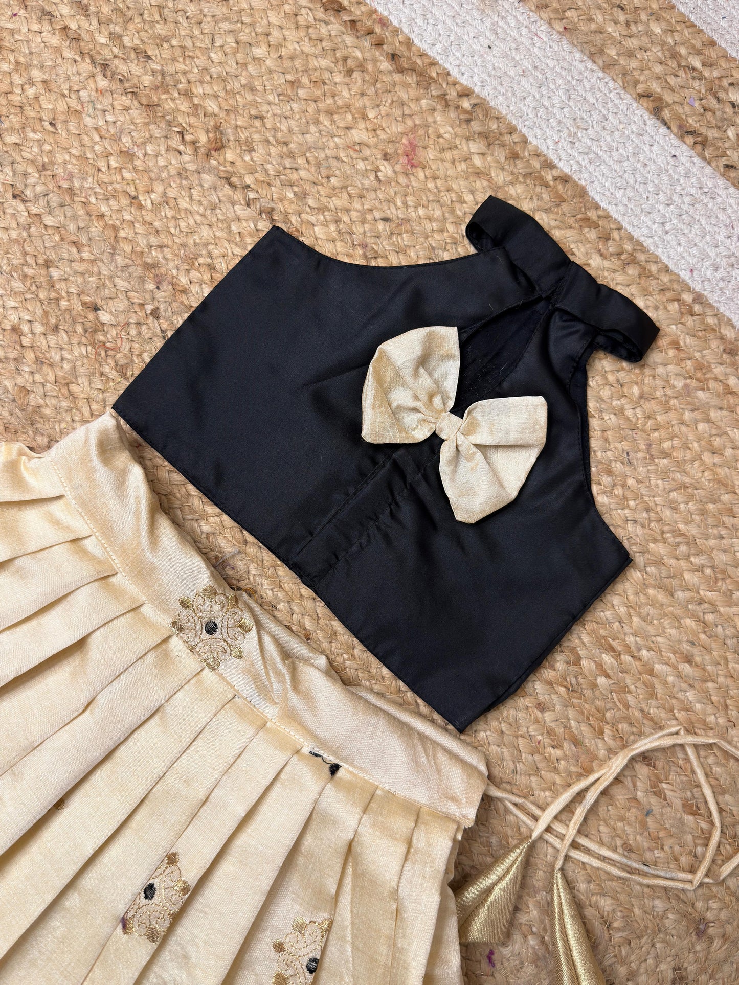 Black & Off-White High-Neck Top and Skirt Set | CPM_0466