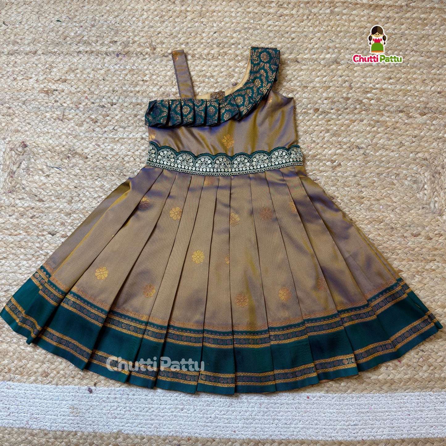 Dual-Shade Green One-Shoulder Gown | CPM_0483