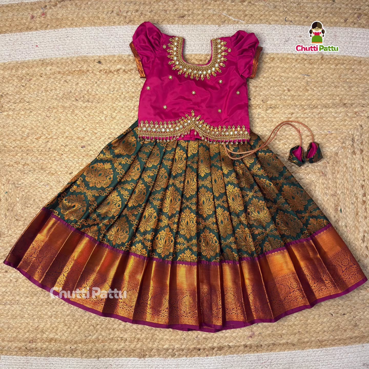 Magenta & Dark Green Premium Aari Set | CPM_0490
