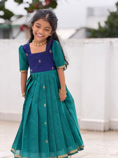 VENBA - Blue & Peacock Green Maheshwari Silk Cotton Full-Length Gown | CPM_0543